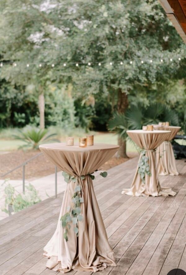 Table haute mange-debout avec housse – Image 4
