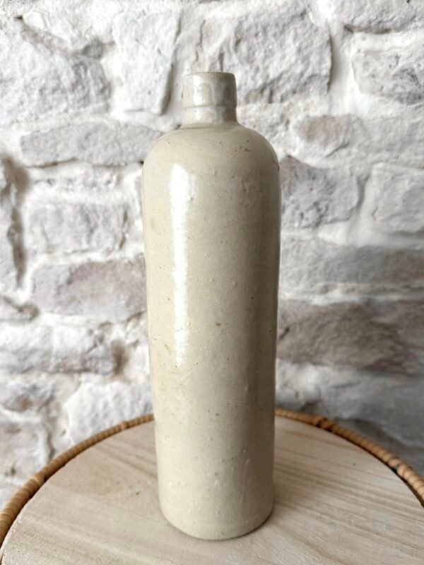 Grande bouteille en grès beige