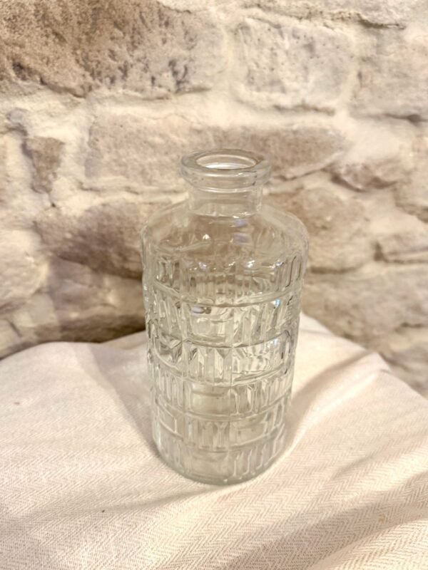 Carafe texturée en verre