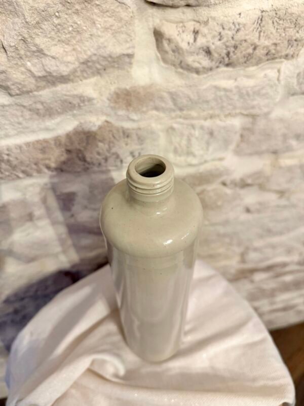 Grande bouteille en grès beige – Image 2